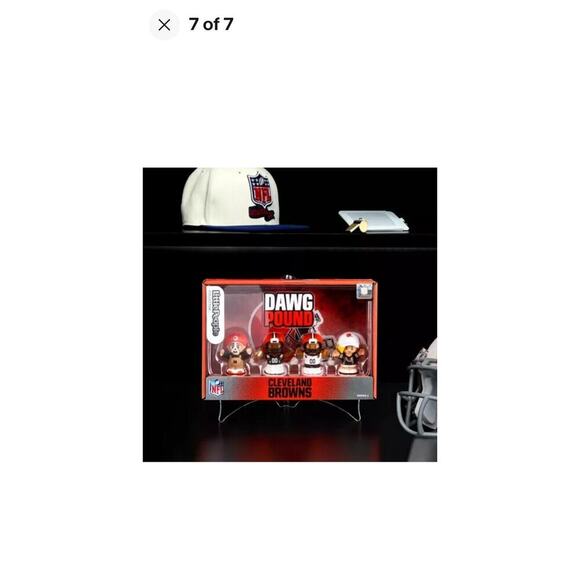 Fisher Price - Little People Collector NFL Cleveland Browns 4-Pack - Picture 5 of 10